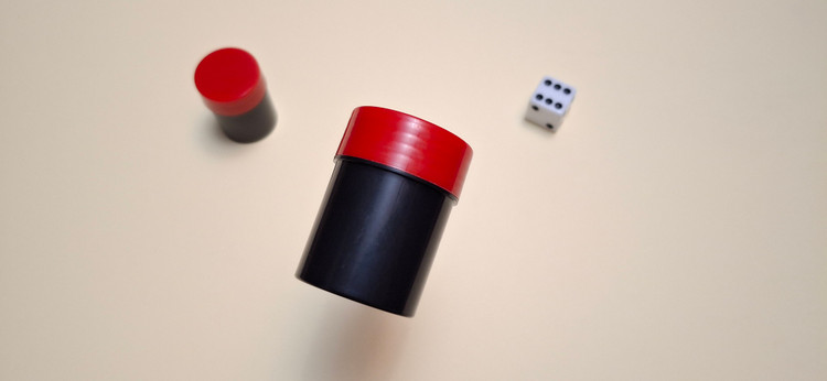 شعبده بازی تاس سخنگو