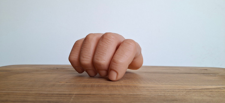 شعبده بازی دست مصنوعی