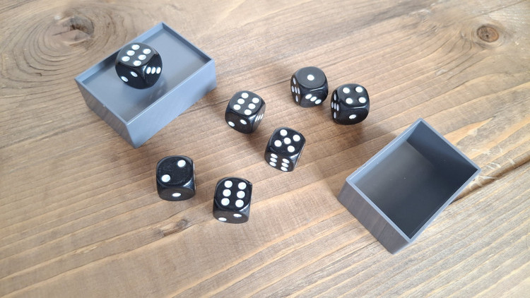 تاس و جعبه شعبده