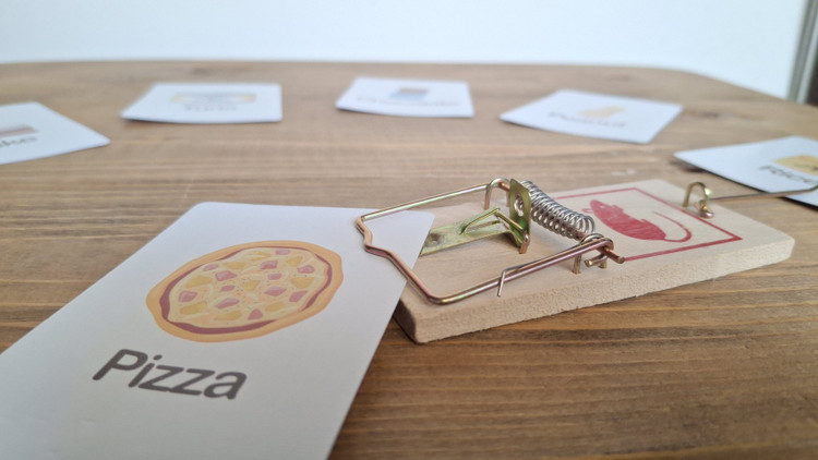 تله موش و کارت شعبده