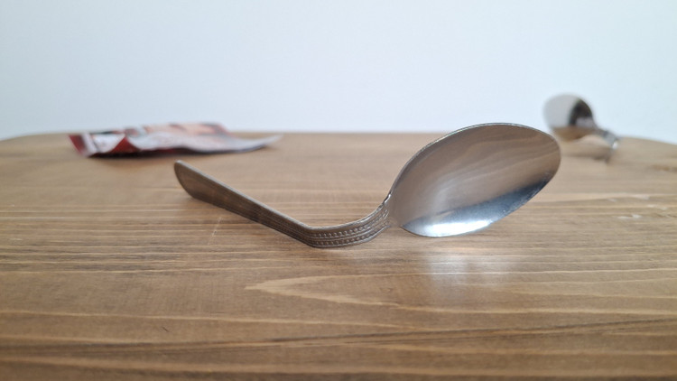 شعبده قاشق خم شو