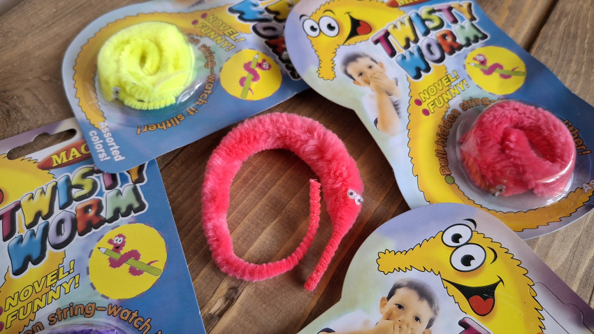 شعبده کرم بازیگوش